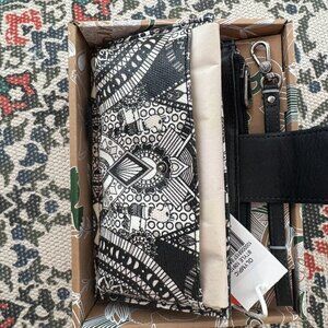 Brand New Black & White Patterned Wallet – Stylish & Functional